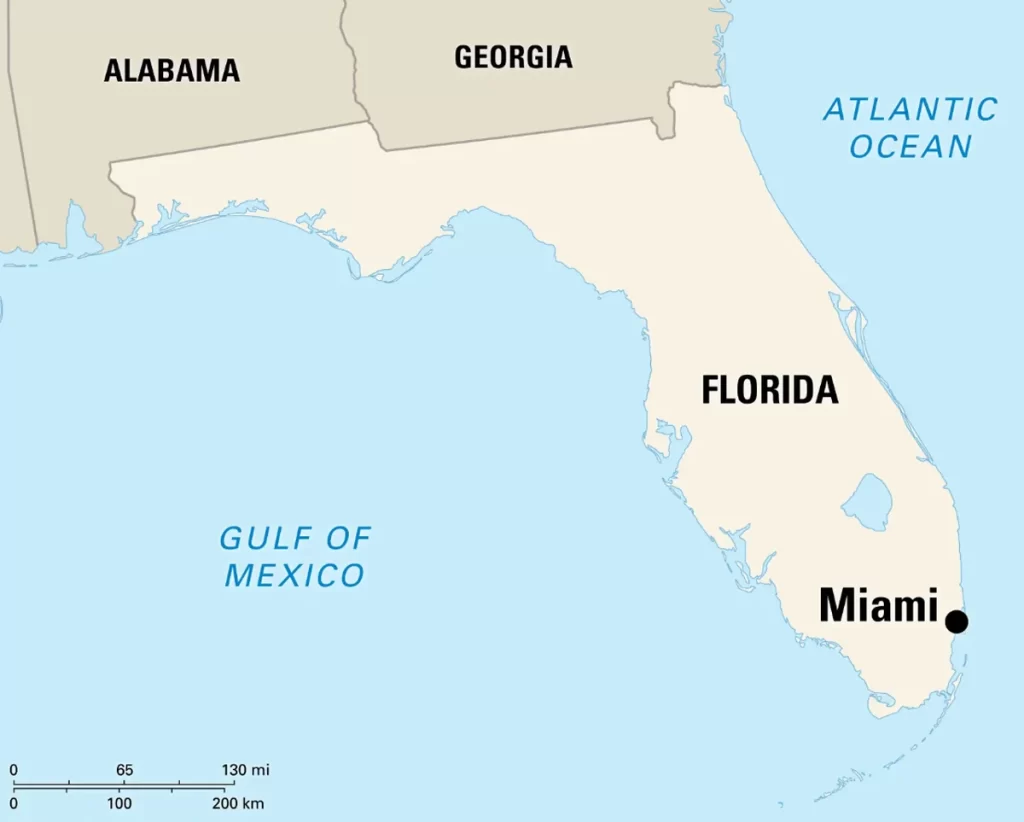 Mapa da Flórida destacando Miami, o Golfo do México e o Oceano Atlântico